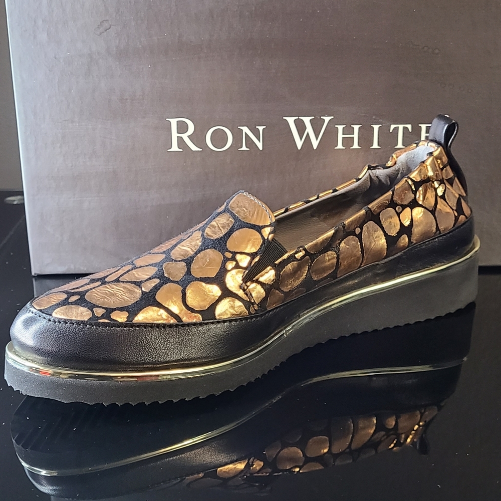 Ron White Nellaya Giraffe Women's Slip-On Shoe - Picture 2 of 16